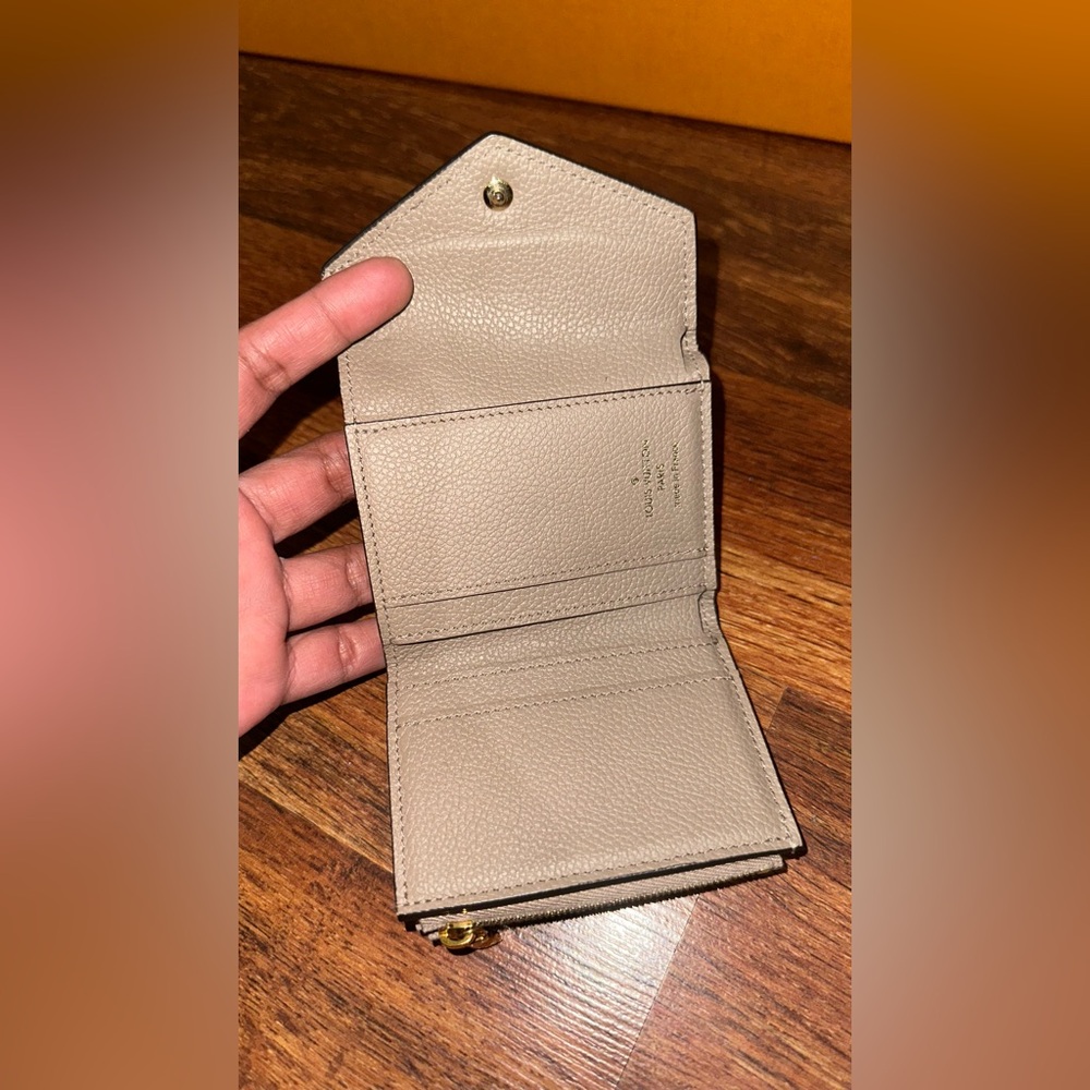 Louis Vuitton Small Beige Zoe Empreinte Wallet - Picture 9 of 11
